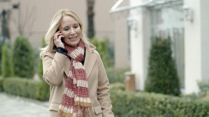 fazilet hanım ve kızları zerrin nişancı kimdir