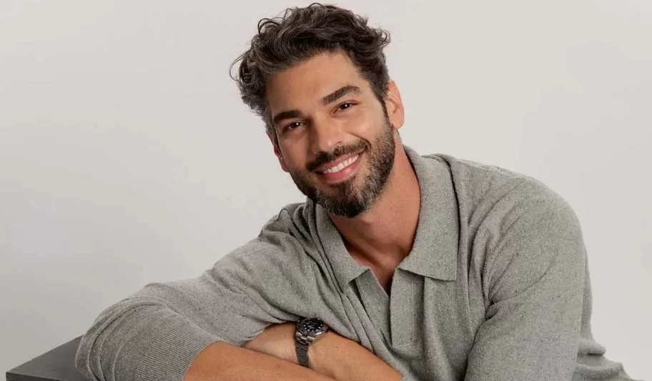 Karadut Tayfun Kimdir?