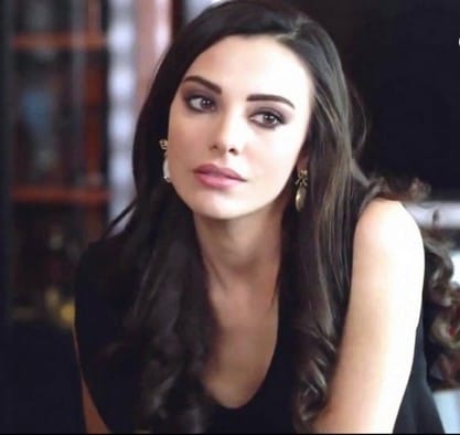 Kızlarım İçin Kumru Kimdir?