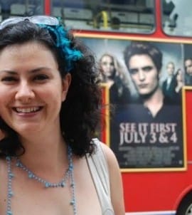 Oyunbozan Emel (Ceren Erginsoy) Kimdir?