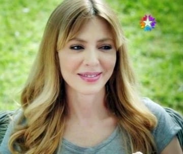 Göç Zamanı Handan (Simge Selçuk) Kimdir