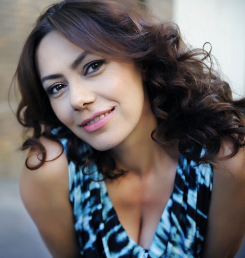 Hangimiz Sevmedik Ayşen (Mehtap Bayri) Kimdir?