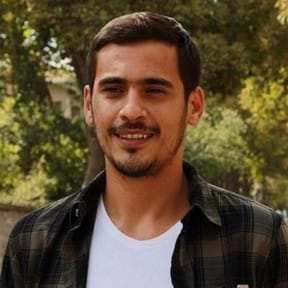 Tutsak Bahadır Kimdir?