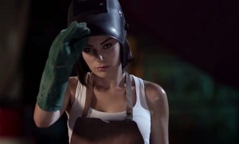 Mayıs Kraliçesi Kötü Giriş Yaptı