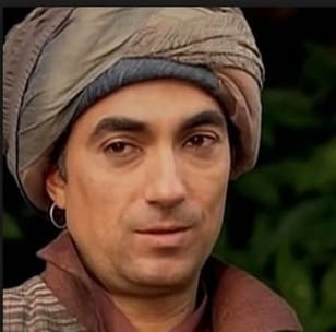 Ufak Tefek Cinayetler Edip Kimdir?