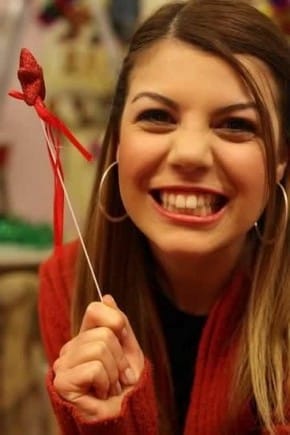 Aşkların En Güzeli Zeyno (Begüm Topçu) Kimdir?