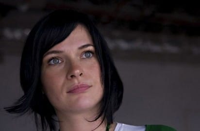 Kırgın Çiçekler Defne’nin Annesi Kimdir?