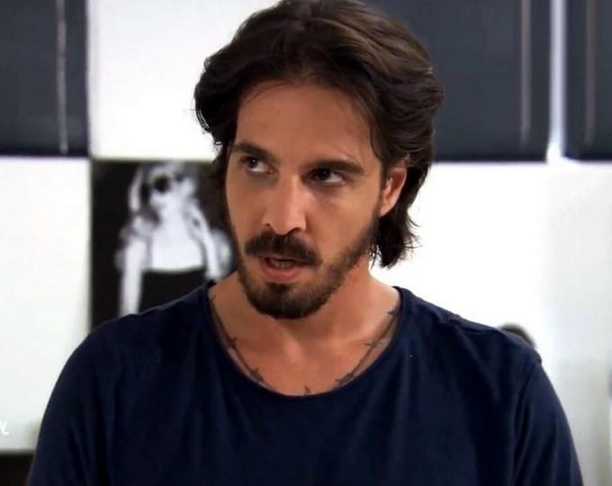 Kiralık Aşk Deniz (Devrim Yalçın) Kimdir?