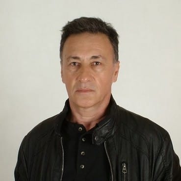 Arka Sokaklar Muzaffer Kimdir?