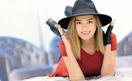 Adı Zehra Ceren Kimdir?