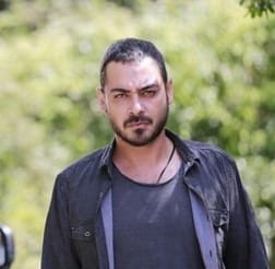 Hayat Sırları Kemal Kimdir?