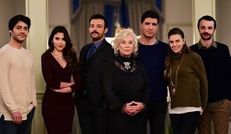 İstanbullu Gelin Oyuncuları Konusu