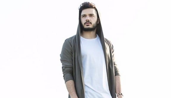 Kalbimdeki Deniz’E Sürpriz Bir Şarkıcı Konuk Oluyor