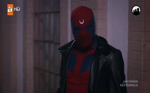 Kertenkele Akıncı Kim?