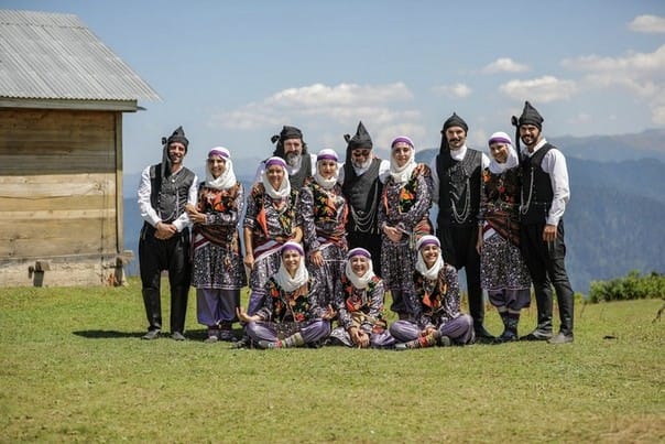 Yeni Gelin Hüsne Kimdir?