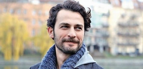 Yüz Yüze Cino Kimdir?